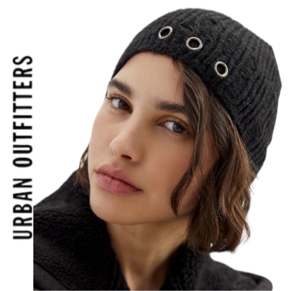 NEW Stella UO Urban Outfitters Destroyed Black Hat Beanie